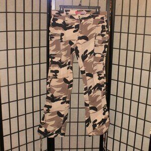 Women’s Vintage Pants - Y2K Low Rise Camo Pants/Capris 2000s Lazer Jeans sz. 13